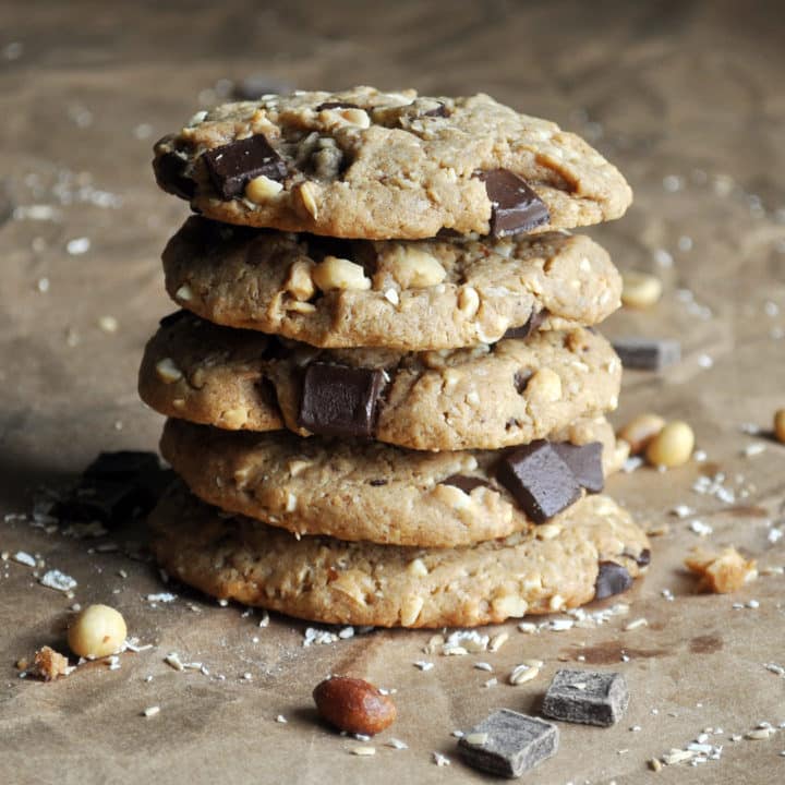 peanut butter oatmeal chocolate chip cookies | ofbatteranddough.com