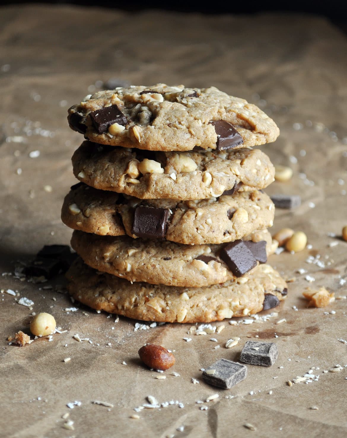 peanut butter oatmeal chocolate chip cookies | ofbatteranddough.com