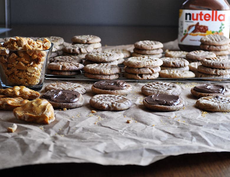 Peanut Butter Nutella Cookies | Peanut Butter Cookies with Nutella | ofbatteranddough.com