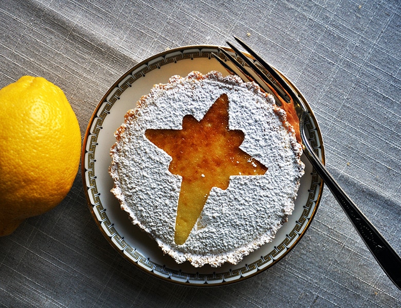 Mini Lemon Tarts | ofbatteranddough.com