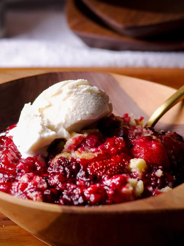3 Basic Steps to the BEST Berry Cobbler