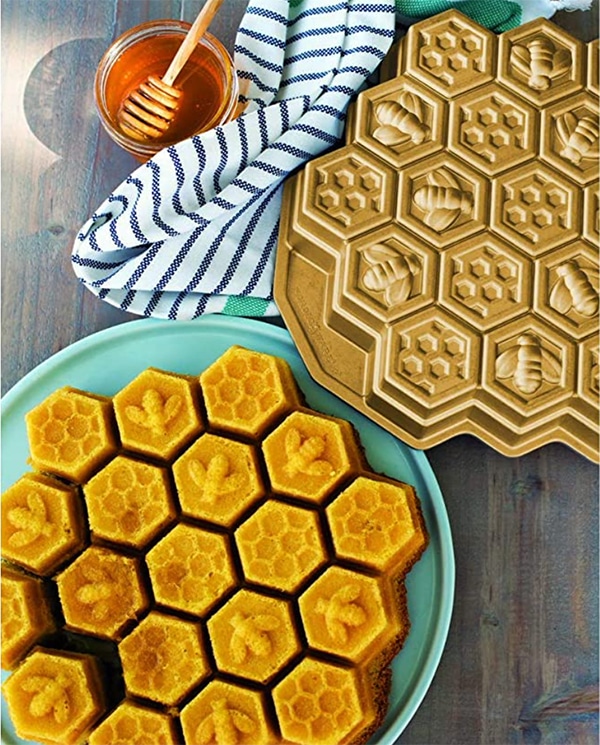 Nordic Ware Honeycomb Pull-Apart Pan